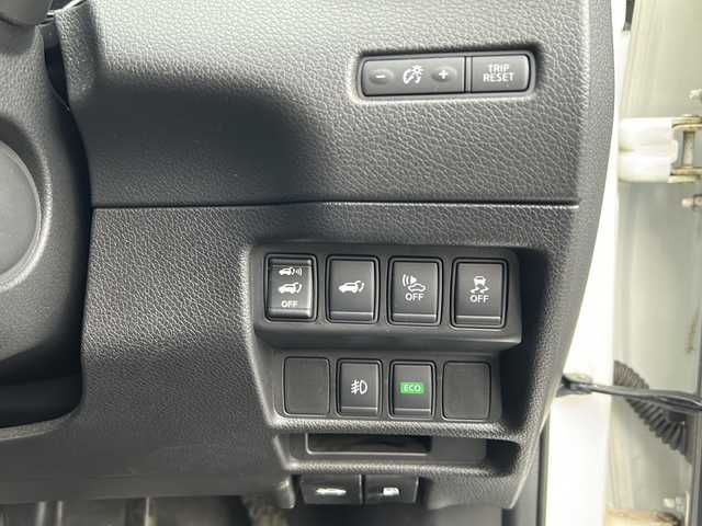 日産 エクストレイル ハイブリッド 20X エマージェンシーブレーキ 埼玉県 2016(平28)年 5.8万km ブリリアントホワイトパール ワンオーナー　/ＥＴＣ　/バックカメラ　/純正ナビ　/純正フロア　/純正オーディオ　/シートヒータ　/ＴＶ／ＦＭ／ＡＭ／ＳＤ／ＡＵＸ／ＢＴ／ＤＶＤ／ＣＤ　/ＨＤＣ　/横滑り防止　/電動リアゲート/Pスタート/レーダー探知機/オートミラ/センターデフロック/レーザーシート/４WD/スマートキー/スペアキー1本　/保証書　/取扱説明書