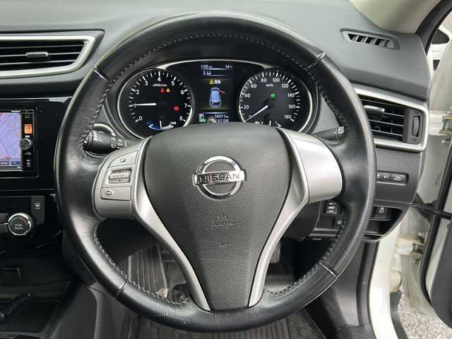 日産 エクストレイル ハイブリッド 20X エマージェンシーブレーキ 埼玉県 2016(平28)年 5.8万km ブリリアントホワイトパール ワンオーナー　/ＥＴＣ　/バックカメラ　/純正ナビ　/純正フロア　/純正オーディオ　/シートヒータ　/ＴＶ／ＦＭ／ＡＭ／ＳＤ／ＡＵＸ／ＢＴ／ＤＶＤ／ＣＤ　/ＨＤＣ　/横滑り防止　/電動リアゲート/Pスタート/レーダー探知機/オートミラ/センターデフロック/レーザーシート/４WD/スマートキー/スペアキー1本　/保証書　/取扱説明書