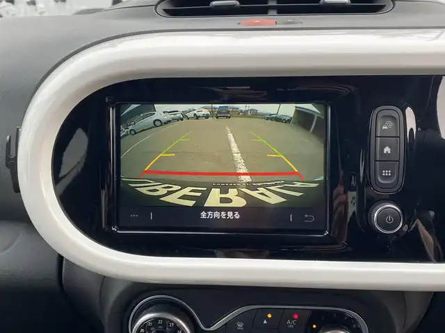 ルノー ルノー トゥインゴ インテンス 福岡県 2024(令6)年 2.2万km ブルードラジェ ・１オーナー/・クルーズコントロール/・ｃａｒｐｌａｙ／Ｂｌｕｅｔｏｏｔｈ／ＵＳＢ／ＡＵＸ/・ハーフレザーシート／シートヒーター/・ＥＴＣ/・純正１７ＡＷ/・保証書/・取扱説明書/・ハロゲンランプ/・オートライト