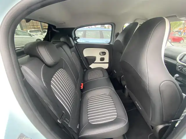 ルノー ルノー トゥインゴ インテンス 福岡県 2024(令6)年 2.2万km ブルードラジェ ・１オーナー/・クルーズコントロール/・ｃａｒｐｌａｙ／Ｂｌｕｅｔｏｏｔｈ／ＵＳＢ／ＡＵＸ/・ハーフレザーシート／シートヒーター/・ＥＴＣ/・純正１７ＡＷ/・保証書/・取扱説明書/・ハロゲンランプ/・オートライト