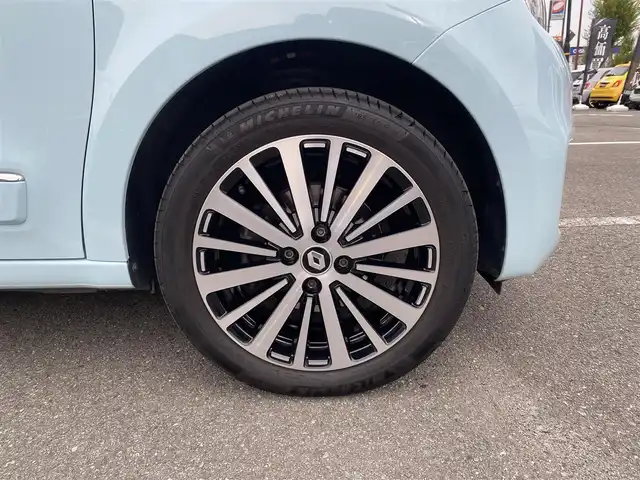 ルノー ルノー トゥインゴ インテンス 福岡県 2024(令6)年 2.2万km ブルードラジェ ・１オーナー/・クルーズコントロール/・ｃａｒｐｌａｙ／Ｂｌｕｅｔｏｏｔｈ／ＵＳＢ／ＡＵＸ/・ハーフレザーシート／シートヒーター/・ＥＴＣ/・純正１７ＡＷ/・保証書/・取扱説明書/・ハロゲンランプ/・オートライト