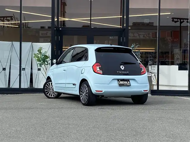 ルノー ルノー トゥインゴ インテンス 福岡県 2024(令6)年 2.2万km ブルードラジェ ・１オーナー/・クルーズコントロール/・ｃａｒｐｌａｙ／Ｂｌｕｅｔｏｏｔｈ／ＵＳＢ／ＡＵＸ/・ハーフレザーシート／シートヒーター/・ＥＴＣ/・純正１７ＡＷ/・保証書/・取扱説明書/・ハロゲンランプ/・オートライト