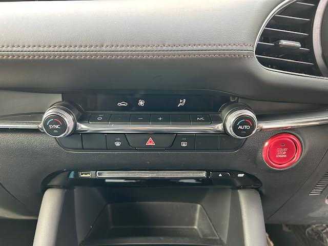 マツダ マツダ３ファストバック XD プロアクティブ 埼玉県 2021(令3)年 7万km マシーングレープレミアムM 全方位カメラ/ドライブレコーダー/ブラインドスポットモニター/オートワイパー/ヘッドアップディスプレイ/純正フロアマット/Bluetooth/レーダークルーズコントロール/ETC/アイドリングストップ/オートマチックハイビーム/純正アルミホイール/スペアキー