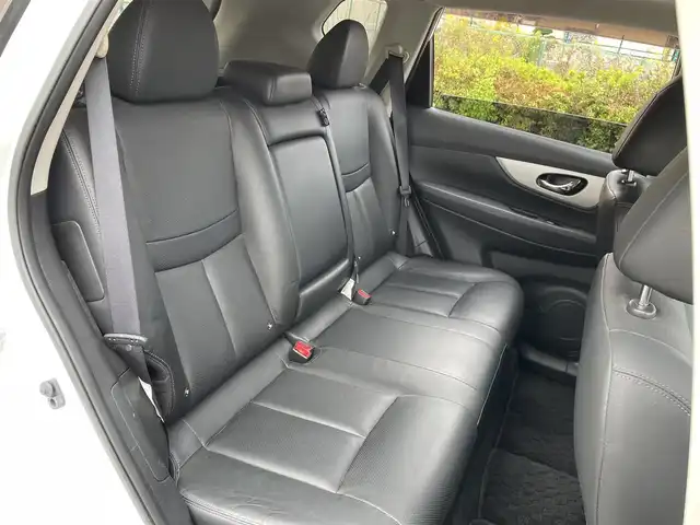 日産 エクストレイル ハイブリッド モード・プレミア オーテック30th 東京都 2017(平29)年 4.2万km ブリリアントホワイトパール 純正ナビ　/バックカメラ　/Ｂｌｕｅｔｏｏｔｈ　/ＣＤ　/サンルーフ　/シートヒーター　/電動リアゲート　/ＥＴＣ　/前後ドライブレコーダー　/ルーフレール　/衝突被害軽減システム　/横滑り防止装置　/オートライト