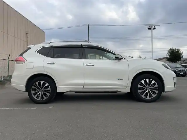 日産 エクストレイル ハイブリッド モード・プレミア オーテック30th 東京都 2017(平29)年 4.2万km ブリリアントホワイトパール 純正ナビ　/バックカメラ　/Ｂｌｕｅｔｏｏｔｈ　/ＣＤ　/サンルーフ　/シートヒーター　/電動リアゲート　/ＥＴＣ　/前後ドライブレコーダー　/ルーフレール　/衝突被害軽減システム　/横滑り防止装置　/オートライト