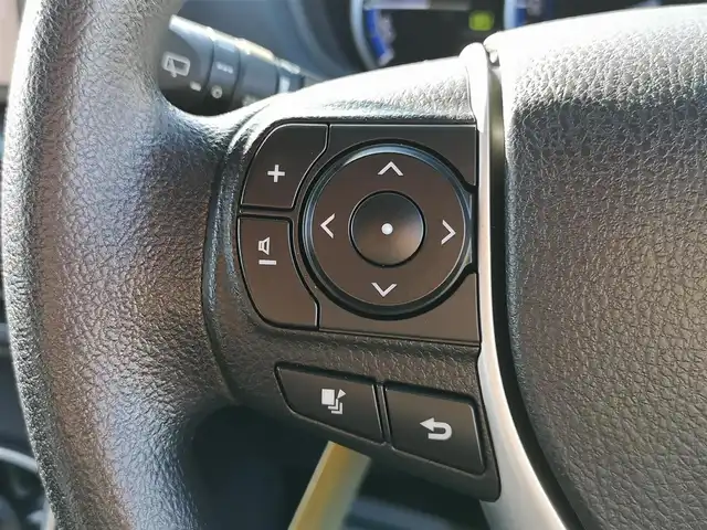 トヨタ ノア ハイブリッド X 茨城県 2014(平26)年 6.9万km ブラック 純正ナビ/【AM・FM・CD・DVD・SD・TV・DS・BT】/フリップダウンモニター/両側パワスラ/ETC/Bカメラ/前後コーナーセンサー/オートライト/LEDライト/オートエアコン/後席AAC/ステリモ/フロアマット/純正アルミホイール/電格ミラー/ウインカーミラー/ドアバイザー