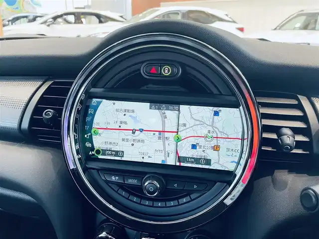 ＭＩＮＩ ミニ クーパー 大阪府 2020(令2)年 3.3万km ペッパー・ホワイト ワンオーナー/純正ＨＤＤナビ/バックカメラ/HIDヘッドライト/ディスプレイリング/純正アームレスト/リモコンキー/プッシュスタート/ETC/コーナーセンサー