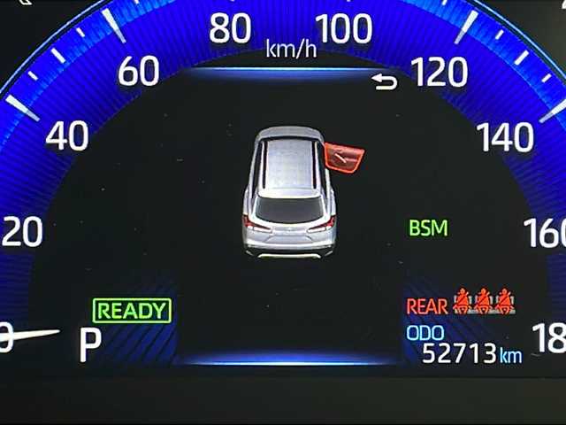 トヨタ カローラ クロス ハイブリッド Z 鹿児島県 2021(令3)年 5.3万km プラチナホワイトパールマイカ 純正ディスプレイオーディオ（ナビ機能付）/パノラミックビューモニター/ビルトインETC/前後ドライブレコーダー/ルーフレール/パワーシート/シートヒーター/電動リアゲート/AC100V/トヨタセーフティセンス/・プリクラッシュセーフティ/・レーントレーシングアシスト/・レーンディパーチャーアラート/・レーダークルーズコントロール/・アダプティブハイビームシステム/・ロードサインアシスト/・ドライバー異常時対応システム/・プロアクティブドライビングアシスト/・発進遅れ告知機能/・ブラインドスポットモニター/純正アルミホイール/純正フロアマット