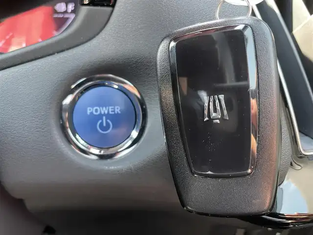 トヨタ クラウン ハイブリッド RS 千葉県 2018(平30)年 7.8万km ホワイトパールクリスタルシャイン レザーシートパッケージ/黒レザーシート/純正メーカーオプションナビ/・CD/DVD/MSV/Bluetooth/フルセグ/バックカメラ/前席パワーシート/前席シートヒーター/前席シートベンチレーション/トヨタセーフティーセンス/・プリクラッシュセーフティー/・レーンディパーチャーアラート/・パーキングサポートブレーキ/・リヤクロストラフィックアラート/・ロードサインアシスト/・ブラインドスポットモニター/・アダプティブクルーズコントロール/スマートキー/前後コーナーセンサー/パドルシフト/純正LEDヘッドライト/フォグランプ/純正18インチアルミホイール/本革巻きステアリング/純正ドライブレコーダー/ビルトインETC2.0/リアスポイラー/ドアバイザー/サイド＆カーテンエアバッグ/新車時保証書＆取扱説明書