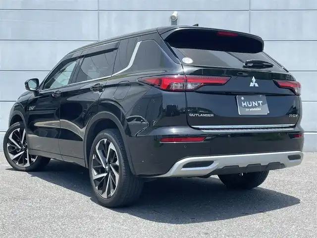 三菱 アウトランダー ＰＨＥＶ P 千葉県 2022(令4)年 4.2万km ブラックダイヤモンド ワンオーナー/衝突軽減ブレーキ/全方位カメラ/純正１２．３インチナビ/ＢＯＳＥサウンド/置くだけ充電/パワーバックドア/黒レザーシート/シートヒーター　/ステアリングヒーター/ＬＥＤヘッドライト