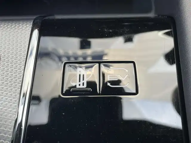 三菱 アウトランダー ＰＨＥＶ P 千葉県 2022(令4)年 4.2万km ブラックダイヤモンド ワンオーナー/衝突軽減ブレーキ/全方位カメラ/純正１２．３インチナビ/ＢＯＳＥサウンド/置くだけ充電/パワーバックドア/黒レザーシート/シートヒーター　/ステアリングヒーター/ＬＥＤヘッドライト