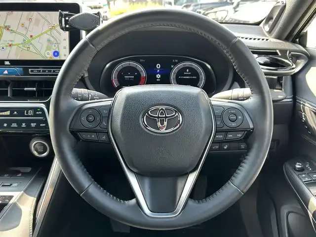 トヨタ ハリアー Z レザーパッケージ 福岡県 2024(令6)年 1.9万km プレシャスブラックパール ワンオーナー/メーカーナビ（フルセグTV・Bluetooth・AM・FM）/モデリスタエアロ/JBLスピーカー/クルーズコントロール/クリアランスソナー/アラウンドビューモニター/バックカメラ/ビルトインETC/電動リアゲート/パワーシート（運転席・助手席）/エアーシート/ステアリングヒーター/ウインカーミラー/純正19インチホイール/純正フロアマット/本革シート/コーナーセンサー（前後）/LEDヘッドライト/カーテンエアバック/レーンキープアシスト/スマートキー×２本/オートライト/オートマチックハイビーム/横滑り防止装置/盗難防止装置/AACエアコン/プッシュスタートボタン/パワーウインドウ/パワーステアリング/取扱説明書/保証書