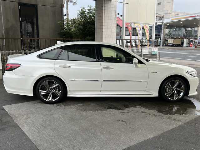 トヨタ クラウン ハイブリッド RS アドバンス 京都府 2019(平31)年 8万km ホワイトパールクリスタルシャイン 純正SDナビ/トヨタセーフティセンス /プリクラッシュセーフティ/レーンディパーチャーアラート/レーダークルーズコントロール/オートマチックハイビーム/Bluetooth/CD/DVD再生機能有/USB/フルセグTV/AUX/Miracast/BSM /HUD /バックカメラ　/前後コーナーセンサー　/フロントフォグランプ/ウィンカーミラー/前席パワーシート　/パドルシフト　/スマートキー　/前席シートヒーター/エアシート　/ステアリングヒーター/デュアルエアコン/ポジションメモリー/純正AW18インチ/パワーステアリング/パワーウィンドウ/アイドリングストップ/横滑り防止装置/Wサイドエアバッグ