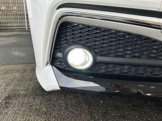 トヨタ クラウン ハイブリッド RS アドバンス 京都府 2019(平31)年 8万km ホワイトパールクリスタルシャイン 純正SDナビ/トヨタセーフティセンス /プリクラッシュセーフティ/レーンディパーチャーアラート/レーダークルーズコントロール/オートマチックハイビーム/Bluetooth/CD/DVD再生機能有/USB/フルセグTV/AUX/Miracast/BSM /HUD /バックカメラ　/前後コーナーセンサー　/フロントフォグランプ/ウィンカーミラー/前席パワーシート　/パドルシフト　/スマートキー　/前席シートヒーター/エアシート　/ステアリングヒーター/デュアルエアコン/ポジションメモリー/純正AW18インチ/パワーステアリング/パワーウィンドウ/アイドリングストップ/横滑り防止装置/Wサイドエアバッグ
