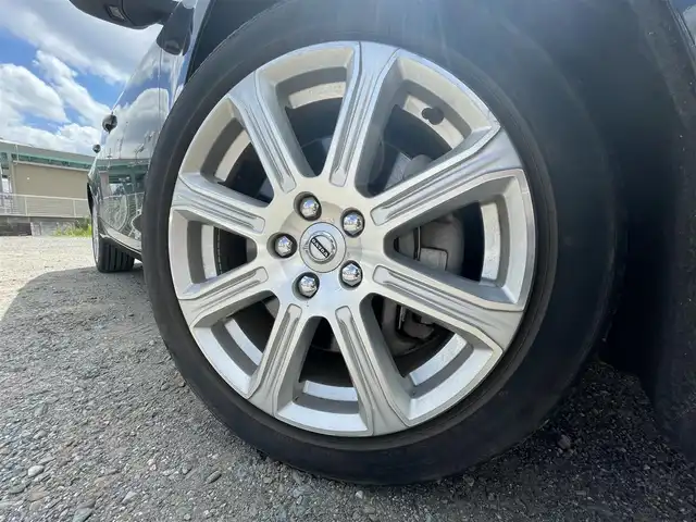 ボルボ Ｖ４０ D4 インスクリプション 福岡県 2017(平29)年 5.8万km ブラック 純正7型HDDナビ（フルセグTV/CD/DVD/BT）バックモニターレーダークルコンコーナーセンサーブラインドスポットパーキングアシストETC前後ドラレコシートヒーターハンドルヒーター純正LEDヘッドライト純正17インチアルミホイール純正フロアマットパワーシートプッシュスタートスマートキー