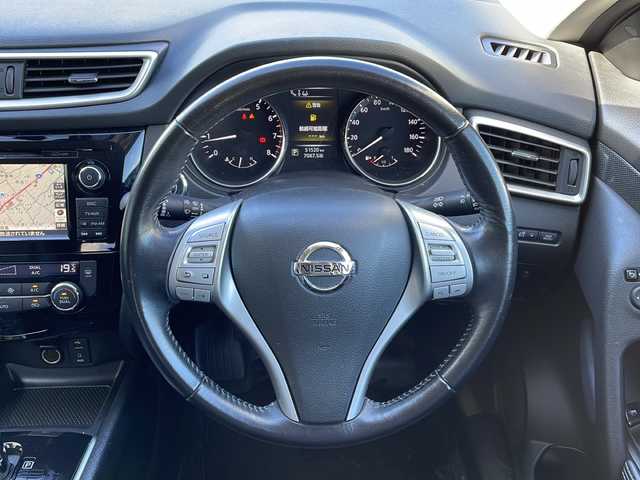 日産 エクストレイル 20X エクストリーマーX Eブレーキ 長野県 2014(平26)年 5.2万km ダイヤモンドブラック 禁煙車/・車線逸脱防止支援システム/・後側方車両検知警報/・後退時車両検知警報/・インテリジェントエマージェンシーブレーキ/・インテリジェントアラウンドビューモニター/4×4i【2WD切替可】/純正ナビ（CD/フルセグTV/Bluetooth/AUX）/ビルトインETC/クルーズコントロール/革巻きステアリング/ステアリングスイッチ/シートヒーター（D・N席）/フォグランプ/オートライト/スマートキー/Pスタート/電動格納ミラー/純正17インチAW/純正フロアマット