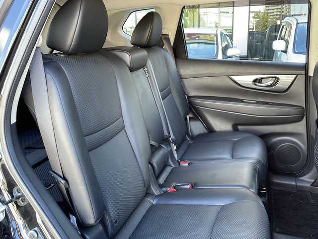 日産 エクストレイル 20X エクストリーマーX Eブレーキ 長野県 2014(平26)年 5.2万km ダイヤモンドブラック 禁煙車/・車線逸脱防止支援システム/・後側方車両検知警報/・後退時車両検知警報/・インテリジェントエマージェンシーブレーキ/・インテリジェントアラウンドビューモニター/4×4i【2WD切替可】/純正ナビ（CD/フルセグTV/Bluetooth/AUX）/ビルトインETC/クルーズコントロール/革巻きステアリング/ステアリングスイッチ/シートヒーター（D・N席）/フォグランプ/オートライト/スマートキー/Pスタート/電動格納ミラー/純正17インチAW/純正フロアマット