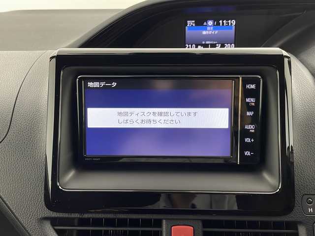 トヨタ ノア ハイブリッド Si ダブルバイビーⅡ 栃木県 2019(令1)年 1.6万km ホワイトパールクリスタルシャイン トヨタセーフティーセンス/・プリクラッシュセーフティ/・レーンディパーチャーアラート/・オートハイビーム/クルーズコントロール/純正ナビ/（CD/DVD/SD/BT/HDMI)/フルセグTV/バックモニター/ハーフレザーシート/・前席シートヒーター/両側パワースライドドア/LEDヘッドライト/フォグランプ/アイドリングストップ/横滑り防止装置/ビルトインETC/ステアリングスイッチ/プッシュスタート/スマートキー/純正16インチアルミホイール/純正フロアマット/後席ロールサンシェード/シートバックテーブル