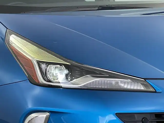 トヨタ プリウス A 新潟県 2020(令2)年 9.5万km ブルーM 純正メモリナビ【NSZT-Y68T】/　フルセグTV/Bluetooth/CD/DVD/レーダークルーズコントロール/衝突被害軽減ブレーキ/レーンキープアシスト/ブラインドスポットモニター/リヤクロストラフィックアラート/パーキングサポートブレーキ/前後コーナーセンサー/D席パワーシート/前後ドライブレコーダー/バックモニター/ビルトインETC/横滑り防止装置/ヘッドアップディスプレイ/LEDヘッドライト/オートマチックハイビーム/オートライト/ステアリングスイッチ