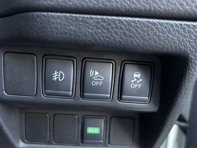 日産 エクストレイル ハイブリッド 20X エマージェンシーブレーキ 茨城県 2015(平27)年 11.5万km ブリリアントホワイトパール 登録時走行距離114732km/SDナビ/CD/DVD/Bluetooth/バックカメラ/シートヒーター/レーンキープ/レザーシート/衝突軽減ブレーキ/スマートキー/プッシュスタート/コーナーセンサー/LEDライト/ETC/オートライト