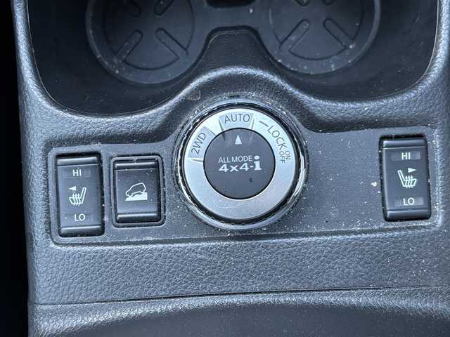日産 エクストレイル ハイブリッド 20X エマージェンシーブレーキ 茨城県 2015(平27)年 11.5万km ブリリアントホワイトパール 登録時走行距離114732km/SDナビ/CD/DVD/Bluetooth/バックカメラ/シートヒーター/レーンキープ/レザーシート/衝突軽減ブレーキ/スマートキー/プッシュスタート/コーナーセンサー/LEDライト/ETC/オートライト