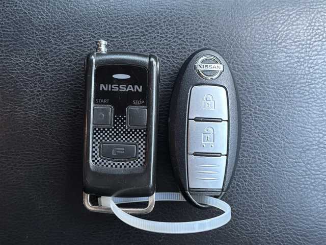日産 エクストレイル ハイブリッド 20X エマージェンシーブレーキ 茨城県 2015(平27)年 11.5万km ブリリアントホワイトパール 登録時走行距離114732km/SDナビ/CD/DVD/Bluetooth/バックカメラ/シートヒーター/レーンキープ/レザーシート/衝突軽減ブレーキ/スマートキー/プッシュスタート/コーナーセンサー/LEDライト/ETC/オートライト