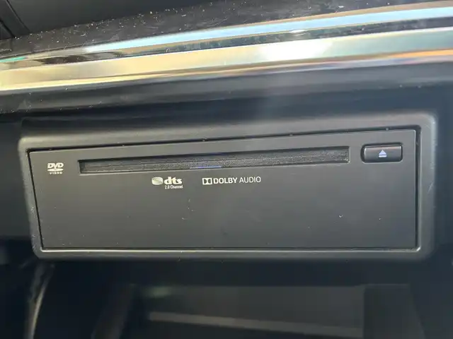 トヨタ アルファード S Cパッケージ 愛知県 2021(令3)年 5万km ホワイトパールクリスタルシャイン ワンオーナー/純正ナビ(フルセグ/BT/USB/DVD/CD/AM/FM)/純正フリップダウンモニター/ETC2.0/前後ドライブレコーダー/バックカメラ/両側パワースライドドア/電動リアゲート/オットマン/三列シート/パワーシート/シートヒーター/シートクーラー/レザーシート/チップアップシート/純正フロアマット/アクティブクルーズコントロール/ABS/横滑り防止装置/レーンキープアシスト/盗難防止装置/衝突被害軽減システム/オートライト/オートマチックハイビーム/パワーステアリング/パワーウィンドウ/ハンドルヒーター/電動格納式ミラー/ドアバイザー/フォグランプ/純正アルミホイール/保証書/取扱説明書/スマートキー/スペアキー