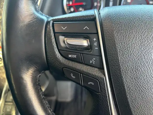 トヨタ アルファード S Cパッケージ 愛知県 2021(令3)年 5万km ホワイトパールクリスタルシャイン ワンオーナー/純正ナビ(フルセグ/BT/USB/DVD/CD/AM/FM)/純正フリップダウンモニター/ETC2.0/前後ドライブレコーダー/バックカメラ/両側パワースライドドア/電動リアゲート/オットマン/三列シート/パワーシート/シートヒーター/シートクーラー/レザーシート/チップアップシート/純正フロアマット/アクティブクルーズコントロール/ABS/横滑り防止装置/レーンキープアシスト/盗難防止装置/衝突被害軽減システム/オートライト/オートマチックハイビーム/パワーステアリング/パワーウィンドウ/ハンドルヒーター/電動格納式ミラー/ドアバイザー/フォグランプ/純正アルミホイール/保証書/取扱説明書/スマートキー/スペアキー