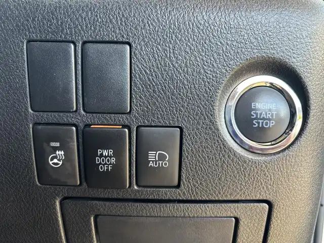 トヨタ アルファード S Cパッケージ 愛知県 2021(令3)年 5万km ホワイトパールクリスタルシャイン ワンオーナー/純正ナビ(フルセグ/BT/USB/DVD/CD/AM/FM)/純正フリップダウンモニター/ETC2.0/前後ドライブレコーダー/バックカメラ/両側パワースライドドア/電動リアゲート/オットマン/三列シート/パワーシート/シートヒーター/シートクーラー/レザーシート/チップアップシート/純正フロアマット/アクティブクルーズコントロール/ABS/横滑り防止装置/レーンキープアシスト/盗難防止装置/衝突被害軽減システム/オートライト/オートマチックハイビーム/パワーステアリング/パワーウィンドウ/ハンドルヒーター/電動格納式ミラー/ドアバイザー/フォグランプ/純正アルミホイール/保証書/取扱説明書/スマートキー/スペアキー