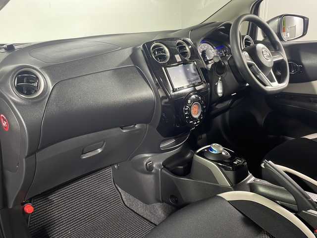 日産 ノート e－パワー B 沖縄県 2019(令1)年 6.8万km ダークメタルグレー 禁煙車/社外ナビAVIC-RZ002/Ｂｌｕｅｔｏｏｔｈ/アラウンドビューカメラ/バックカメラ/デジタルインナーミラー/レーンキープアシスト/コーナーセンサー/衝突被害軽減システム/スマートキー/スペアキー