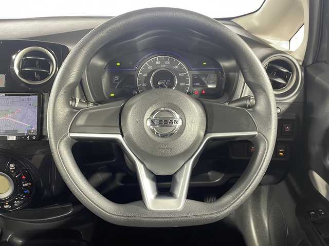 日産 ノート e－パワー B 沖縄県 2019(令1)年 6.8万km ダークメタルグレー 禁煙車/社外ナビAVIC-RZ002/Ｂｌｕｅｔｏｏｔｈ/アラウンドビューカメラ/バックカメラ/デジタルインナーミラー/レーンキープアシスト/コーナーセンサー/衝突被害軽減システム/スマートキー/スペアキー