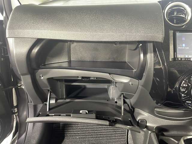 日産 ノート e－パワー B 沖縄県 2019(令1)年 6.8万km ダークメタルグレー 禁煙車/社外ナビAVIC-RZ002/Ｂｌｕｅｔｏｏｔｈ/アラウンドビューカメラ/バックカメラ/デジタルインナーミラー/レーンキープアシスト/コーナーセンサー/衝突被害軽減システム/スマートキー/スペアキー