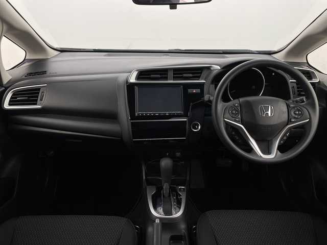 ホンダ フィット 13G L ホンダセンシング 新潟県 2019(平31)年 1.6万km プラチナホワイトパール ホンダセンシング/純正8インチSDナビ/　CD/DVD/Bluetooth/フルセグTV/バックカメラ/レーダークルーズコントロール/LEDヘッドライト/LEDフォグランプ/電格ミラー/ウィンカーミラー/ドラレコ/スマートキー/ビルトインETC