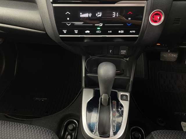 ホンダ フィット 13G L ホンダセンシング 新潟県 2019(平31)年 1.6万km プラチナホワイトパール ホンダセンシング/純正8インチSDナビ/　CD/DVD/Bluetooth/フルセグTV/バックカメラ/レーダークルーズコントロール/LEDヘッドライト/LEDフォグランプ/電格ミラー/ウィンカーミラー/ドラレコ/スマートキー/ビルトインETC