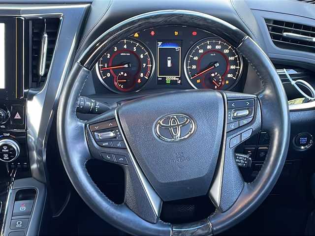 トヨタ アルファード S Cパッケージ 香川県 2020(令2)年 2.6万km ブラック 登録時走行距離25597km/Wサンルーフ/純正9型ディスプレイ（ナビ機能有）/（Bluetooth/USB）/バックカメラ/スペアタイヤ（オプション）/デジタルインナーミラー/トヨタセーフティセンス/・プリクラッシュセーフティ/・アダプティブクルーズコントロール/・レーンディパーチャーアラート/・オートマチックハイビーム/・リヤトラフィックアラート/・パーキングサポートブレーキ/・ロードサインアシスト/ブラインドスポットモニター/クリアランスソナー/nanoe/両側電動スライドドア/ウッドコンビステアリング/ステアリングスイッチ/ステアリングヒーター/黒革シート/前席ベンチレーション（ヒーター/クーラー）/前席パワーシート/運転席メモリー機能/3眼LEDライト/LEDフォグライト/電動パーキングブレーキ/オートブレーキホールド/シーケンシャルウィンカー/純正ビルトインETC/純正18インチアルミホイール/純正ドアバイザー/フロアマット/後席ロールサンシェード/スペアキー/1オーナー/取扱説明書/新車保証書