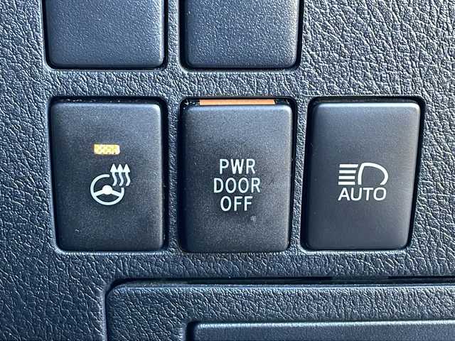 トヨタ アルファード S Cパッケージ 香川県 2020(令2)年 2.6万km ブラック 登録時走行距離25597km/Wサンルーフ/純正9型ディスプレイ（ナビ機能有）/（Bluetooth/USB）/バックカメラ/スペアタイヤ（オプション）/デジタルインナーミラー/トヨタセーフティセンス/・プリクラッシュセーフティ/・アダプティブクルーズコントロール/・レーンディパーチャーアラート/・オートマチックハイビーム/・リヤトラフィックアラート/・パーキングサポートブレーキ/・ロードサインアシスト/ブラインドスポットモニター/クリアランスソナー/nanoe/両側電動スライドドア/ウッドコンビステアリング/ステアリングスイッチ/ステアリングヒーター/黒革シート/前席ベンチレーション（ヒーター/クーラー）/前席パワーシート/運転席メモリー機能/3眼LEDライト/LEDフォグライト/電動パーキングブレーキ/オートブレーキホールド/シーケンシャルウィンカー/純正ビルトインETC/純正18インチアルミホイール/純正ドアバイザー/フロアマット/後席ロールサンシェード/スペアキー/1オーナー/取扱説明書/新車保証書