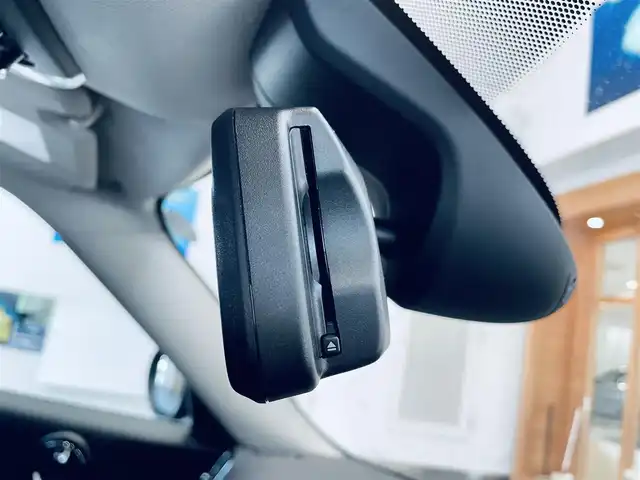ＭＩＮＩ ＢＭＷ ミニ クロスオーバー クーパー D 大阪府 2020(令2)年 3.6万km セージグリーンメタリック ワンオーナー/ペッパーPGK/純正ナビ/バックカメラ/Bluetooth/コンフォートアクセス/ディスプレイリング/ACC/インテリセーフティ/ドラレコ/LEDヘッドライト/ユニオンジャックテール