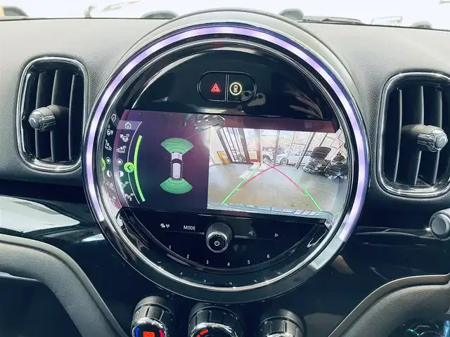 ＭＩＮＩ ＢＭＷ ミニ クロスオーバー クーパー D 大阪府 2020(令2)年 3.6万km セージグリーンメタリック ワンオーナー/ペッパーPGK/純正ナビ/バックカメラ/Bluetooth/コンフォートアクセス/ディスプレイリング/ACC/インテリセーフティ/ドラレコ/LEDヘッドライト/ユニオンジャックテール