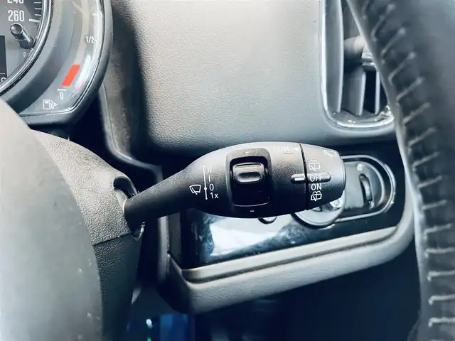 ＭＩＮＩ ＢＭＷ ミニ クロスオーバー クーパー D 大阪府 2020(令2)年 3.6万km セージグリーンメタリック ワンオーナー/ペッパーPGK/純正ナビ/バックカメラ/Bluetooth/コンフォートアクセス/ディスプレイリング/ACC/インテリセーフティ/ドラレコ/LEDヘッドライト/ユニオンジャックテール