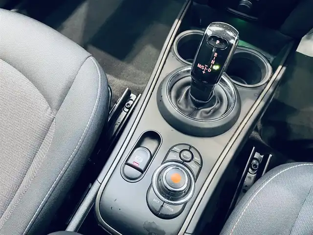 ＭＩＮＩ ＢＭＷ ミニ クロスオーバー クーパー D 大阪府 2020(令2)年 3.6万km セージグリーンメタリック ワンオーナー/ペッパーPGK/純正ナビ/バックカメラ/Bluetooth/コンフォートアクセス/ディスプレイリング/ACC/インテリセーフティ/ドラレコ/LEDヘッドライト/ユニオンジャックテール