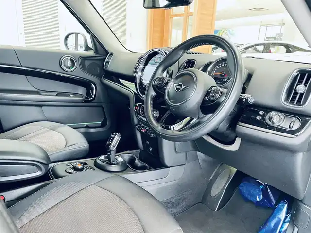 ＭＩＮＩ ＢＭＷ ミニ クロスオーバー クーパー D 大阪府 2020(令2)年 3.6万km セージグリーンメタリック ワンオーナー/ペッパーPGK/純正ナビ/バックカメラ/Bluetooth/コンフォートアクセス/ディスプレイリング/ACC/インテリセーフティ/ドラレコ/LEDヘッドライト/ユニオンジャックテール