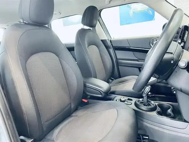 ＭＩＮＩ ＢＭＷ ミニ クロスオーバー クーパー D 大阪府 2020(令2)年 3.6万km セージグリーンメタリック ワンオーナー/ペッパーPGK/純正ナビ/バックカメラ/Bluetooth/コンフォートアクセス/ディスプレイリング/ACC/インテリセーフティ/ドラレコ/LEDヘッドライト/ユニオンジャックテール