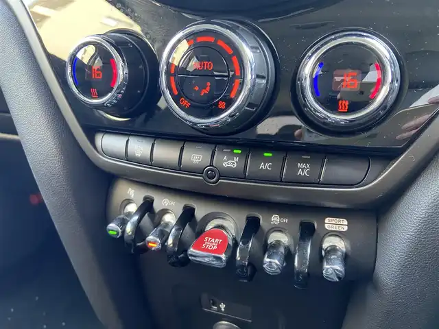 ＭＩＮＩ ＢＭＷ ミニ クロスオーバー クーパー D 栃木県 2020(令2)年 3.6万km セージグリーンメタリック ワンオーナー/ACC/ペッパーパッケージ/ドラインビングモード/バックカメラ/純正ナビ/PDC/ユニオンジャックテールランプ/電動リアゲート/ETC/LED/純正17インチAW/社外ドラレコ