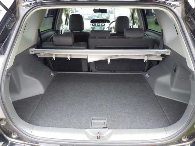トヨタ プリウス α G ツーリングセレクション 愛知県 2013(平25)年 7.7万km ブラック (株)IDOMが運営する【じしゃロン名古屋鳴海店】の自社ローン専用車両になりますこちらは現金またはオートローンご利用時の価格です。自社ローンご希望の方は別途その旨お申付け下さい/純正HDDナビ/地デジTV/　【DVD/CD再生機能　Bluetooth接続】/格バックカメラ/フリップダウンモニター（V6N-R61C）/革巻きステアリング/ステアリングスイッチ/ETC/LEDヘッドライト/純正17インチアルミホイル/スマートキー