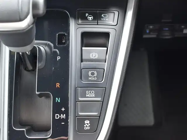 トヨタ ノア S－Z 福岡県 2022(令4)年 4万km ホワイトパールクリスタルシャイン ディスプレイオーディオプラス/・10.5インチディスプレイオーディオ車載メモリーナビ/・CD/DVD地デジTV/・12スピーカー/・USB入力/HDMI入力/・AM/FM/・AppleCarPlay/AndroidAuto/・ETC2.0ユニット/快適利便パッケージ(High)/・ハンズフリーパワースライドドア/・パワーバックドア/・ナノイーX/・ステアリングヒーター/・シートヒーター（2列目）/・オットマン/ブラインドスポットモニター/・安心降車アシスト/・アドバンストドライブ/・緊急時操舵支援/・フロントクロストラフィックアラート/・レーンチェンジアシスト/・パーキングサポートブレーキ/トヨタチームメイト/・アドバンストパーク/・パノラミックビューモニター/三眼LEDヘッドライト/14インチフリップダウンモニター/前後ドライブレコーダー/リアオートエアコン/純正17インチアルミホイール/ハーフレザーシート/保証書・取説・スペアキー