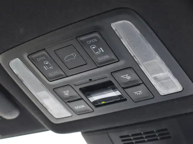 トヨタ ノア S－Z 福岡県 2022(令4)年 4万km ホワイトパールクリスタルシャイン ディスプレイオーディオプラス/・10.5インチディスプレイオーディオ車載メモリーナビ/・CD/DVD地デジTV/・12スピーカー/・USB入力/HDMI入力/・AM/FM/・AppleCarPlay/AndroidAuto/・ETC2.0ユニット/快適利便パッケージ(High)/・ハンズフリーパワースライドドア/・パワーバックドア/・ナノイーX/・ステアリングヒーター/・シートヒーター（2列目）/・オットマン/ブラインドスポットモニター/・安心降車アシスト/・アドバンストドライブ/・緊急時操舵支援/・フロントクロストラフィックアラート/・レーンチェンジアシスト/・パーキングサポートブレーキ/トヨタチームメイト/・アドバンストパーク/・パノラミックビューモニター/三眼LEDヘッドライト/14インチフリップダウンモニター/前後ドライブレコーダー/リアオートエアコン/純正17インチアルミホイール/ハーフレザーシート/保証書・取説・スペアキー