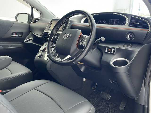 トヨタ シエンタ G 沖縄県 2017(平29)年 8.4万km ホワイトパールクリスタルシャイン 純正ナビ/（フルセグ DVD CD Bluetooth）/バックカメラ/ドライブレコーダー/ETC/両側パワースライドドア/LEDヘッドライト/シートカバー/トヨタセーフティセンス/スマートキー