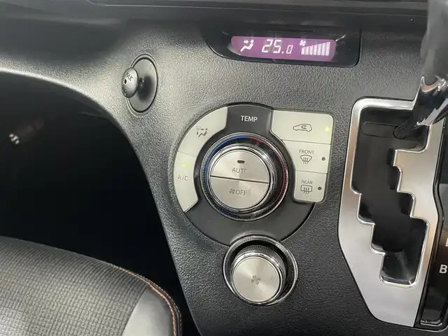 トヨタ シエンタ ハイブリッド G クエロ 大阪府 2018(平30)年 5.9万km クールボルドーガラスフレーク 純正ナビ　バックカメラ　ＢＴ　フルセグＴＶ　フリップダウンモニター　衝突軽減　レーンキープアシスト　シートヒーター　オートライト　ＬＥＤヘッドライト　両側パワースライドドア　ＥＴＣ　スマートキー