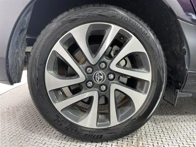 トヨタ シエンタ ハイブリッド G クエロ 大阪府 2018(平30)年 5.9万km クールボルドーガラスフレーク 純正ナビ　バックカメラ　ＢＴ　フルセグＴＶ　フリップダウンモニター　衝突軽減　レーンキープアシスト　シートヒーター　オートライト　ＬＥＤヘッドライト　両側パワースライドドア　ＥＴＣ　スマートキー