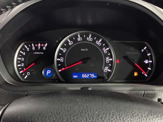 トヨタ ヴォクシー ZS 煌Ⅱ 沖縄県 2017(平29)年 6.7万km ブラック 県外仕入れ　/禁煙車/両側パワースライドドア/純正９インチナビ/【CD/DVD/フルセグTV/BT】/１２インチ後席フリップダウンモニター/バックカメラ/前方ドライブレコーダー/ビルトインETC/トヨタセーフティセンス/→プリクラッシュセーフティ/→レーンディパーチャーアラート/→オートマチックハイビーム/ステリングリモコン/オートライト/純正フロアマット/スマートキー/スペアキー